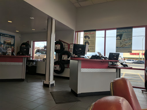 Tire Shop «Discount Tire Store - Murray, UT», reviews and photos, 120 E 4500 S, Murray, UT 84107, USA