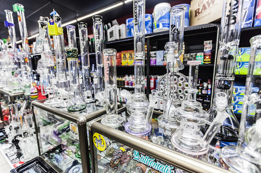 Vaporizer Store «Happy Rock Smoke Shop», reviews and photos, 334 NE 72nd St, Kansas City, MO 64118, USA