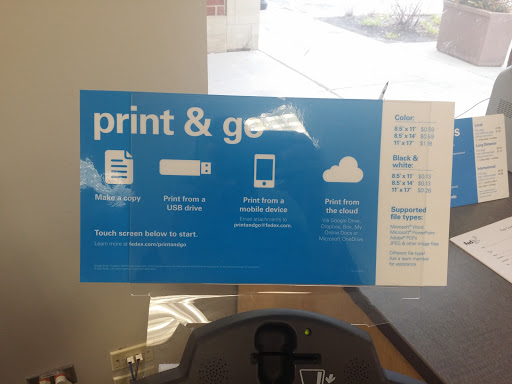 Print Shop «FedEx Office Print & Ship Center», reviews and photos, 281 W Townline Rd #100a, Vernon Hills, IL 60061, USA