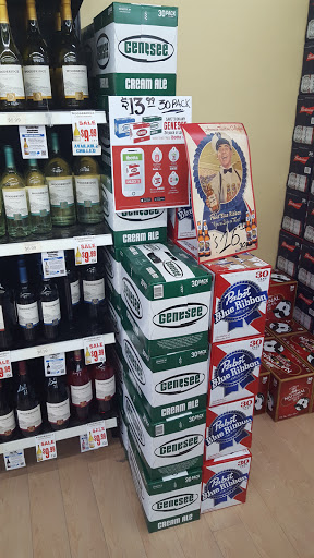 Liquor Store «Fairgrounds Discount Beverages (Liquors)», reviews and photos, 2157 York Rd, Timonium, MD 21093, USA