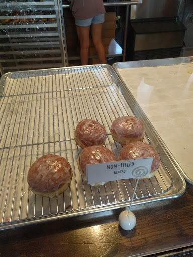 Donut Shop «B. Doughnut», reviews and photos, 7 Loudoun St SW, Leesburg, VA 20175, USA