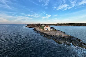 Hendrick's Head Beach image