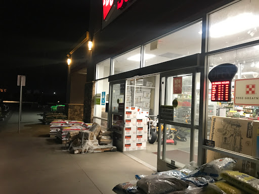 Home Improvement Store «Tractor Supply Co.», reviews and photos, 6881 Cameron Blvd, Gilroy, CA 95020, USA