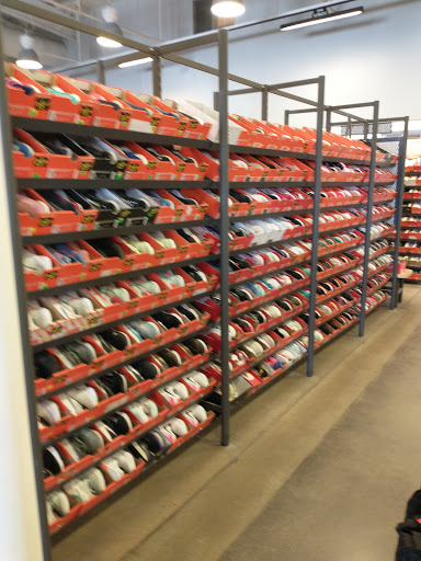 Clothing Store «Nike Factory Store», reviews and photos, 243 Tanger Dr Suite 243, Williamsburg, IA 52361, USA