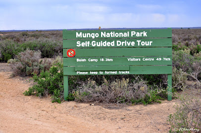 Mungo self-guided drive tour