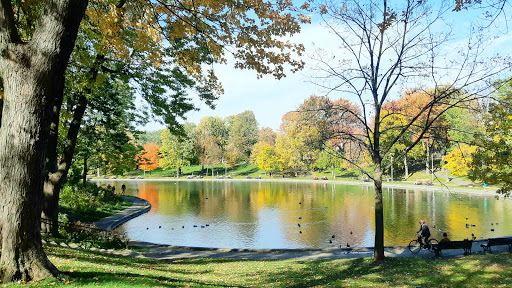 Parc La Fontaine