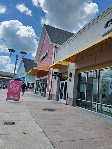 Clothing Store «Coach», reviews and photos, 1 Premium Outlet Blvd #201, Tinton Falls, NJ 07753, USA