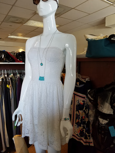 Consignment Shop «Brand Used Thrift And Consignment Shop», reviews and photos, 157 Dolson Ave, Middletown, NY 10940, USA