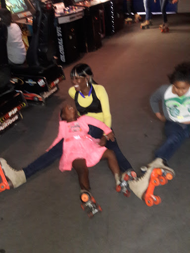 Roller Skating Rink «Rollero Family Roller Skating Center LLC», reviews and photos, 7318 W Indian School Rd, Phoenix, AZ 85033, USA