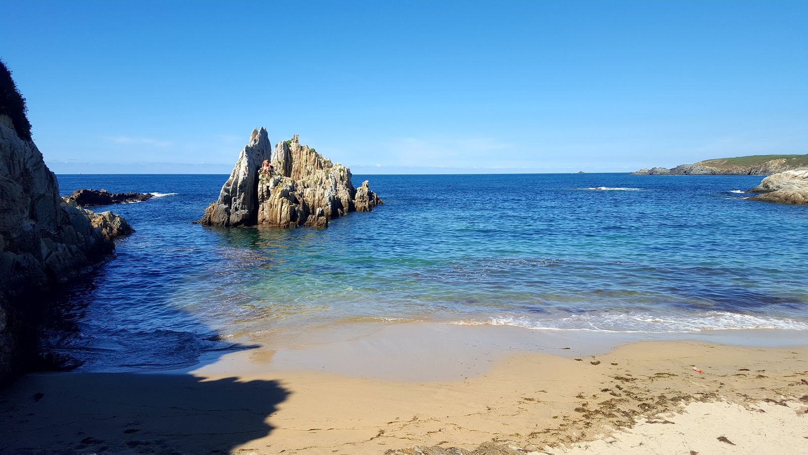 Foto de Playa del Sarello localizado em área natural