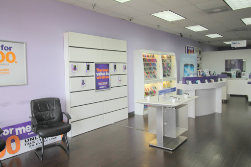 Cell Phone Store «MetroPCS Authorized Dealer», reviews and photos, 21631 Village Lakes Shopping Center Dr, Land O Lakes, FL 34639, USA
