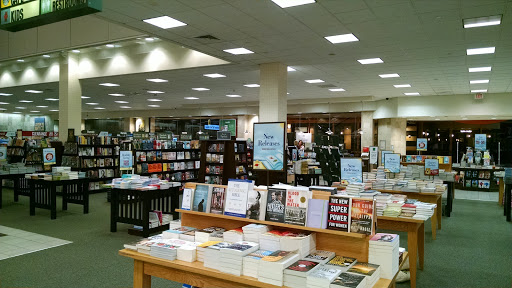 Book Store «Barnes & Noble», reviews and photos, 7851 Tysons Corner Center, McLean, VA 22102, USA