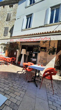 Atmosphère du Restaurant italien Monte Cristo à Vallon-Pont-d'Arc - n°5