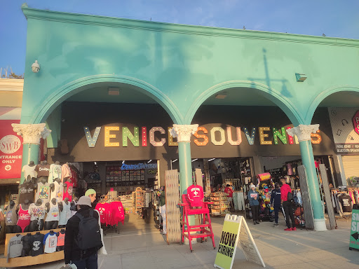 Book Store «Small World Books», reviews and photos, 1407 Ocean Front Walk, Venice, CA 90291, USA