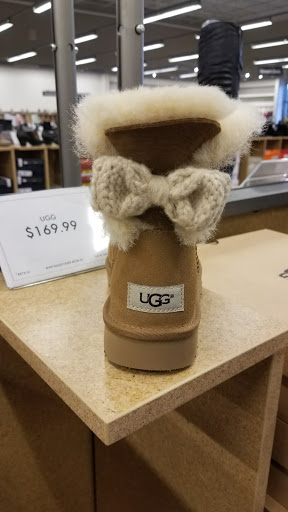 Shoe Store «DSW Designer Shoe Warehouse», reviews and photos, 4 S Tunnel Rd, Asheville, NC 28805, USA