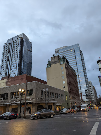 Movie Theater «Regal Cinemas Fox Tower 10», reviews and photos, 846 SW Park Ave, Portland, OR 97205, USA