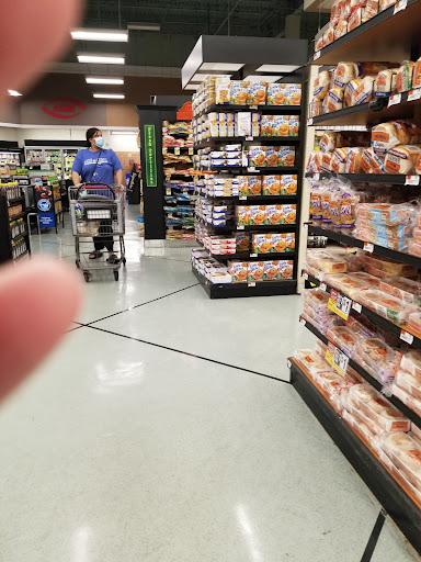 Shopping Mall «Bala Cynwyd Shopping Center», reviews and photos, 59 E City Ave, Bala Cynwyd, PA 19004, USA