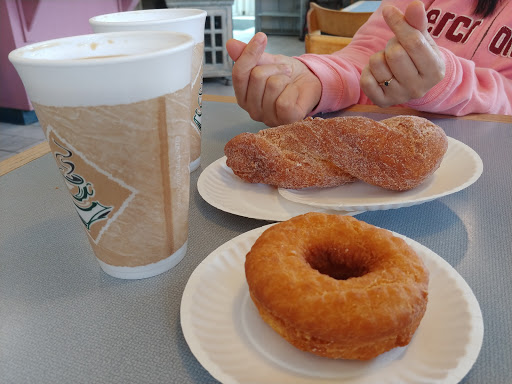 Bakery «Country Kitchen Donuts and Coffee», reviews and photos, 745 Main St, Walpole, MA 02081, USA