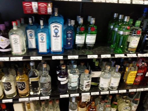 Liquor Store «Pearl Specialty Market & Spirits», reviews and photos, 900 NW Lovejoy St, Portland, OR 97209, USA