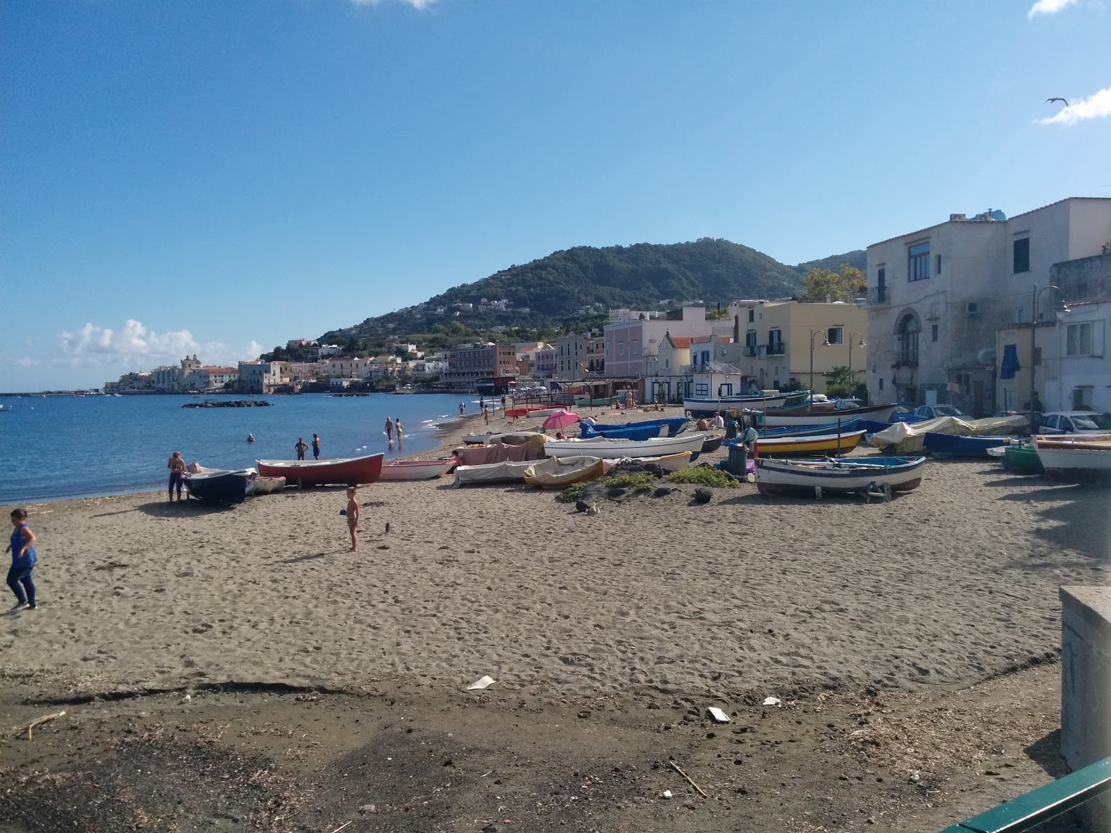 Spiaggia di San Pietro'in fotoğrafı - tatil için iyi evcil hayvan dostu nokta