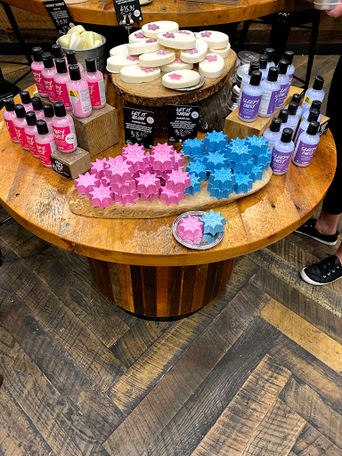 Cosmetics Store «Lush Cosmetics», reviews and photos, 7014 E Camelback Rd, Scottsdale, AZ 85251, USA
