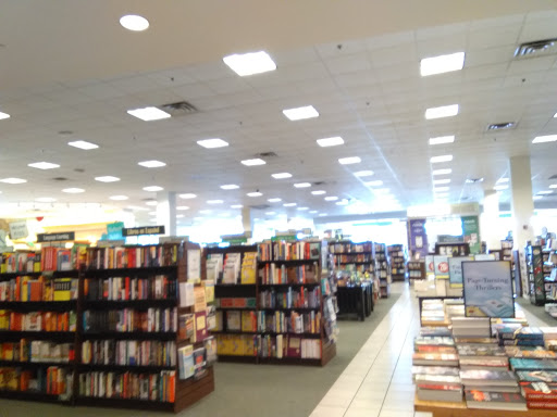 Book Store «Barnes & Noble», reviews and photos, 5132 W Saginaw Hwy, Lansing, MI 48917, USA