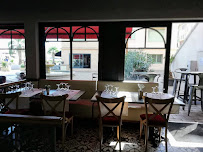 Atmosphère du Restaurant Au Mal Assis à Cannes - n°16