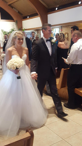 Bridal Shop «Bella Bianca Bridal», reviews and photos, 17W527 E Roosevelt Rd, Oakbrook Terrace, IL 60181, USA