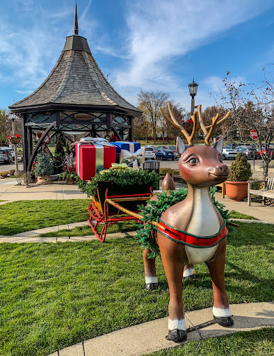 Shopping Mall «Village Of Rochester Hills», reviews and photos, 104 Adams Rd, Rochester, MI 48309, USA