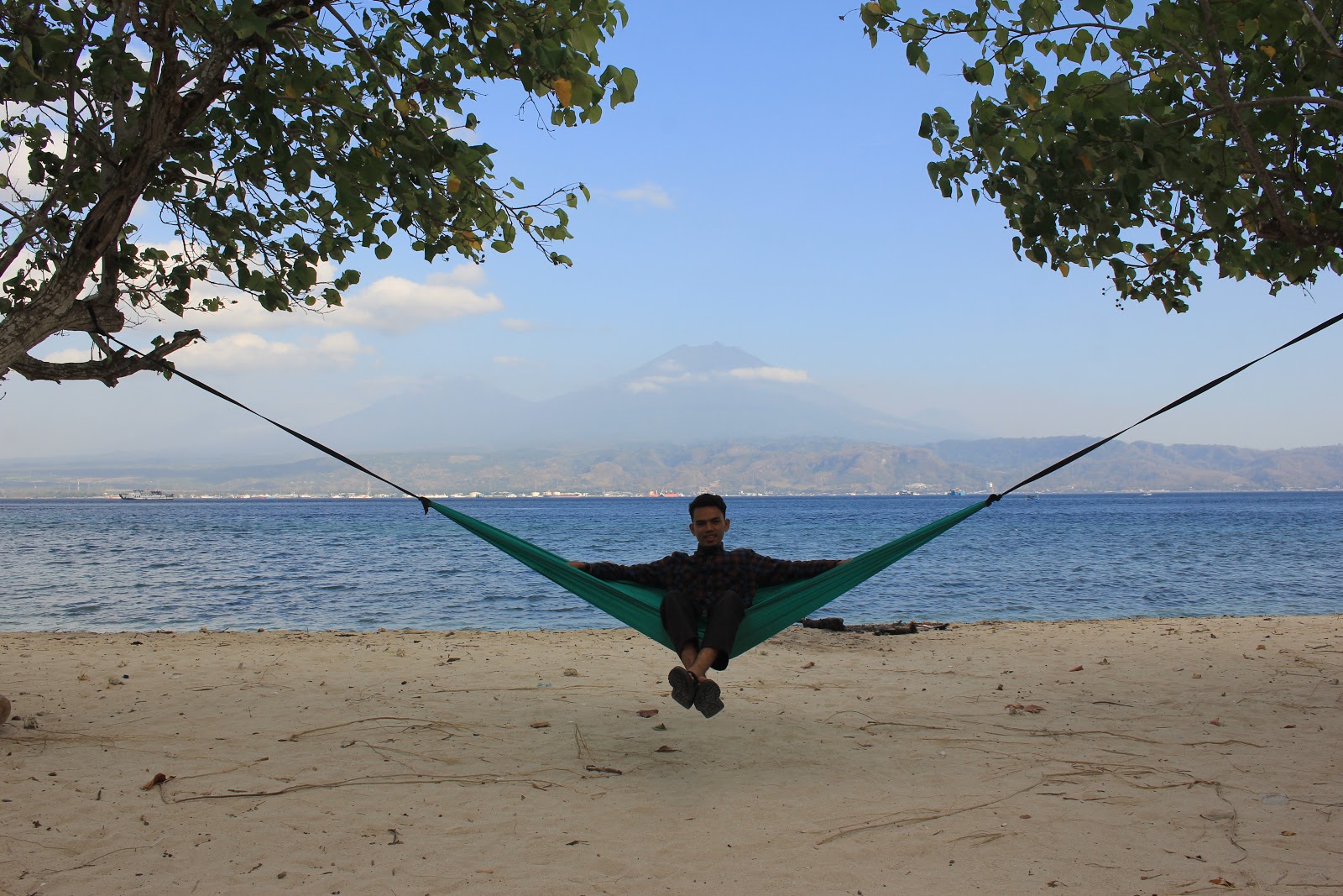 Foto de Prapat Agung Beach - lugar popular entre los conocedores del relax