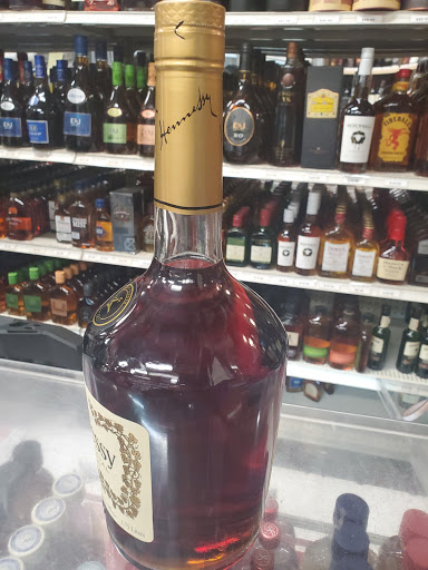 Liquor Store «Hollywood Liquors Inc», reviews and photos, 950 Tremont St, Roxbury Crossing, MA 02120, USA