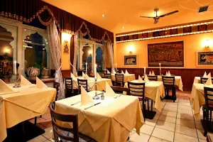 Bollywood Indisches Restaurant München image