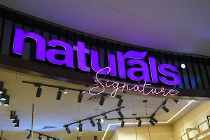 Naturals Signature Salon image