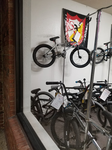 Bicycle Store «Freewheelin Bike Shop», reviews and photos, 4000 Virginia Beach Blvd, Virginia Beach, VA 23452, USA