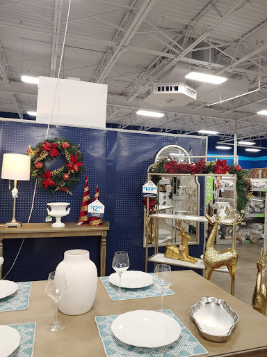 Home Goods Store «At Home», reviews and photos, 1072 W Mercury Blvd, Hampton, VA 23666, USA