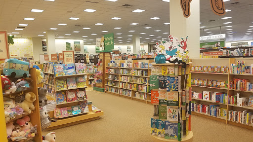 Book Store «Barnes & Noble», reviews and photos, 371 Putnam Pike, Smithfield, RI 02917, USA