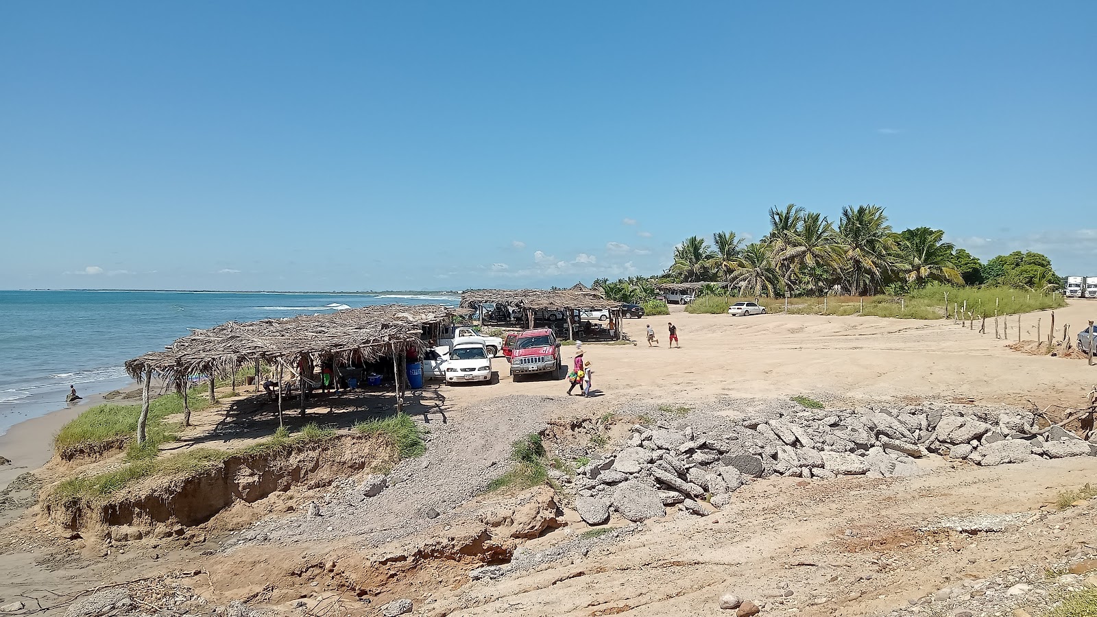 Foto di Celestino beach e l'insediamento