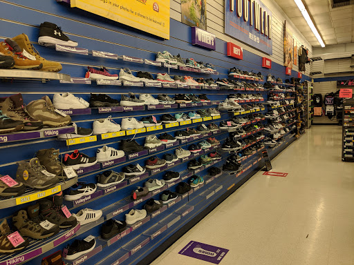 Sporting Goods Store «Big 5 Sporting Goods - Sunnyvale», reviews and photos, 721 Sunnyvale Saratoga Rd, Sunnyvale, CA 94087, USA