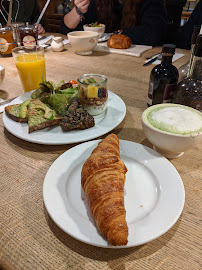 Croissant du Restaurant servant le petit-déjeuner Le Pain Quotidien à Paris - n°9