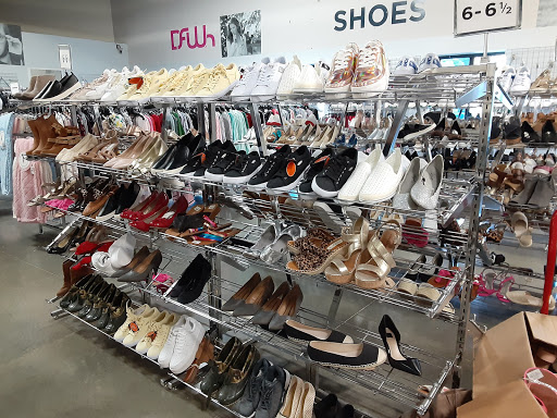 Discount Store «Discount Fashion Warehouse Gahanna», reviews and photos, 870 Science Blvd, Gahanna, OH 43230, USA