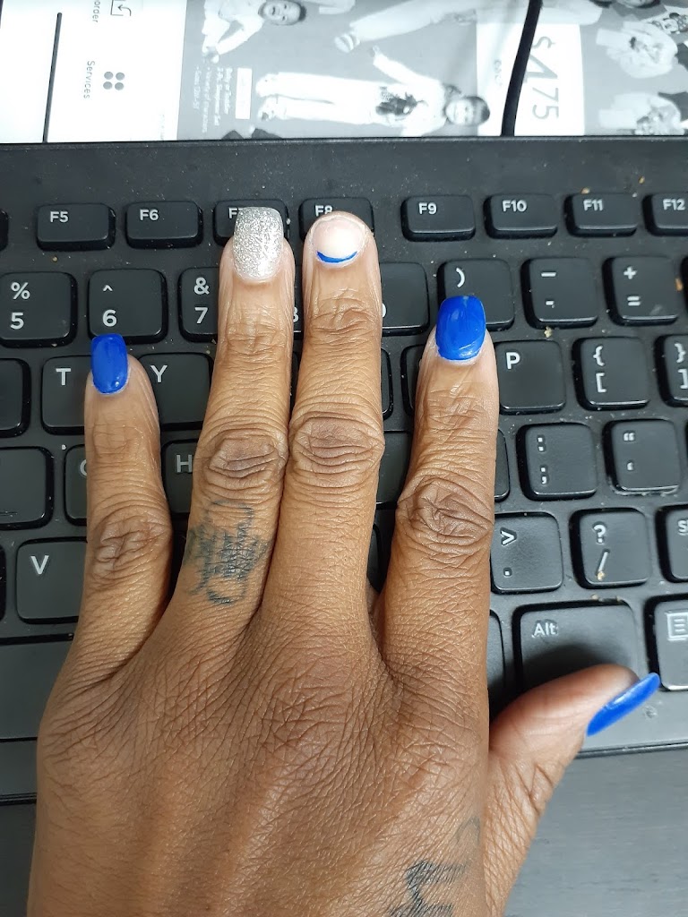 Queen Nails 34982
