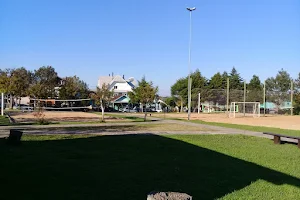 Praça das castanheiras image