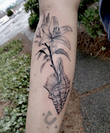 Explore hawaiian tattoo ideas for men, creative tattoo ideas in Bellingham, available at Beluga Palooza Tattoo