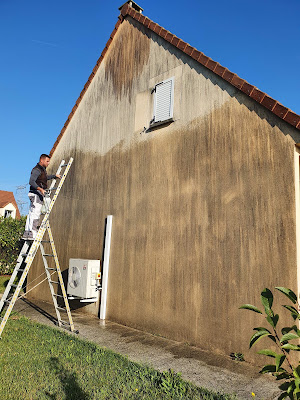 Entreprise Laurot couvreur ravalement Peinture nettoyage toiture demoussage recherche de fuite à Noisy-le-Grand
