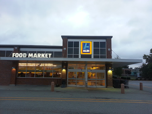 ALDI, 3306 N Main St, High Point, NC 27265, USA, 