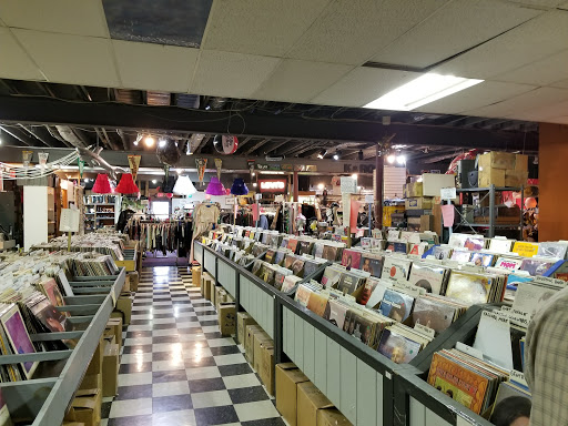 Record Store «POPS Resale», reviews and photos, 1423 Leestown Rd B, Lexington, KY 40511, USA