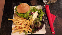 Hamburger du Restaurant Hall's Beer Tavern à Paris - n°5