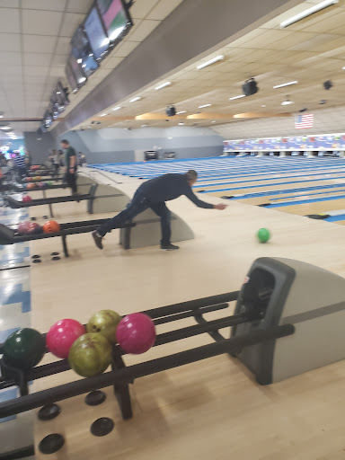 Bowling Alley «Lessard Lanes», reviews and photos, 136 New Britain Ave, Plainville, CT 06062, USA
