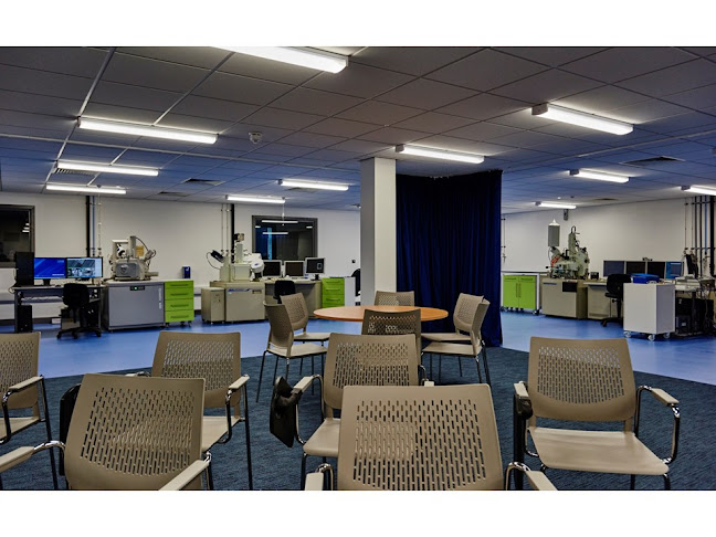 Reviews of Nanoscale and Microscale Research Centre in Nottingham - Laboratory