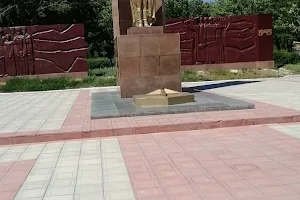 Даңқ Монументі image
